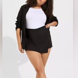 Torrid Hi-Rise Asymmetrical Studio Refined Skort Black Size2
